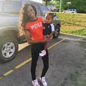 Meet your Posher, Desiree